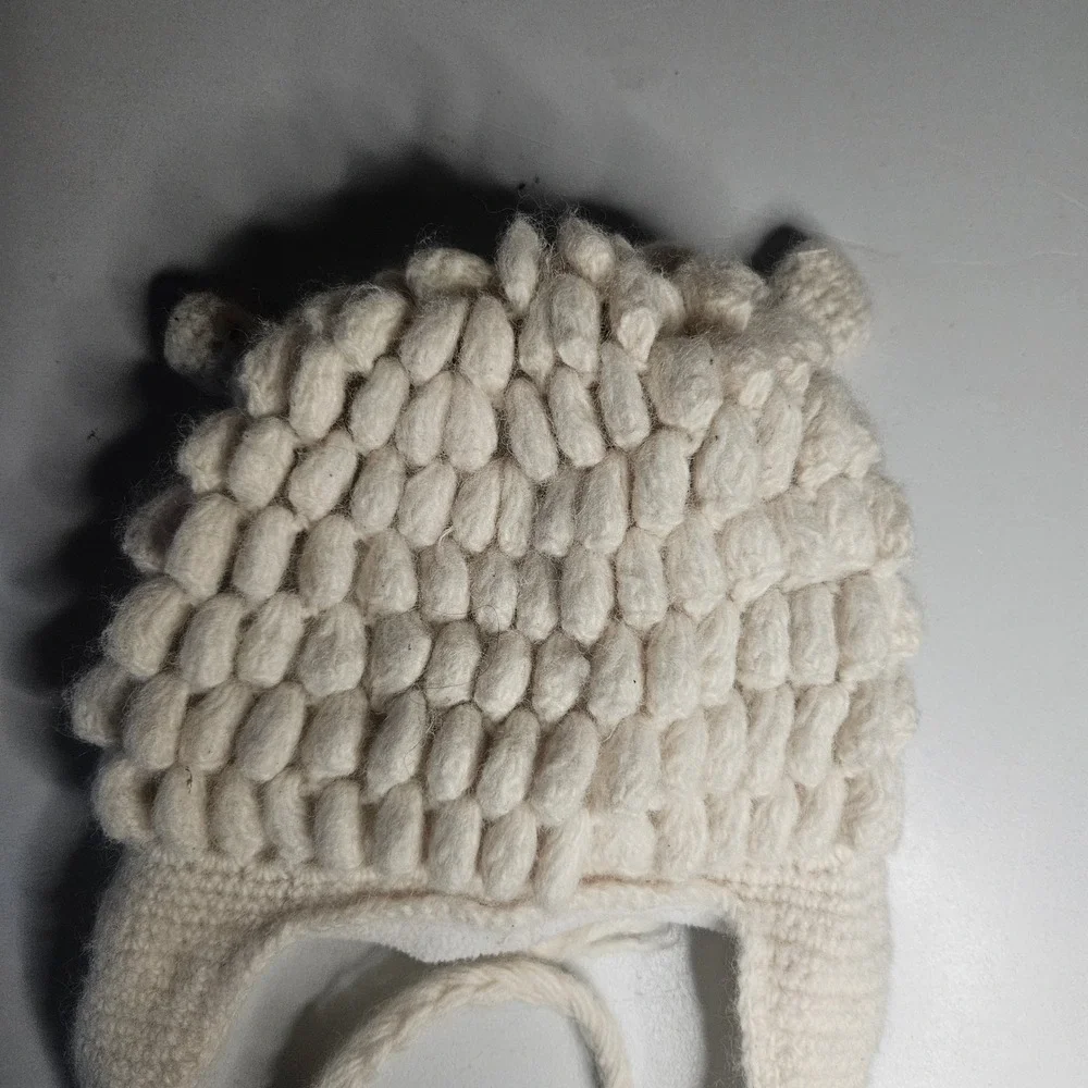 English Heritage Sheep Hat Hand Knitted Wool Fleece Lined‎ Trapper Beanie Cream